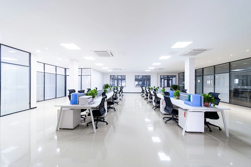 四川零零柒弱電工程公司帶你認識，工廠辦公室場景下需要配備哪些安防設(shè)備？
