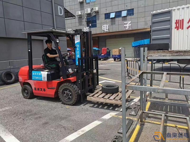 叉車安裝人臉識別的作用