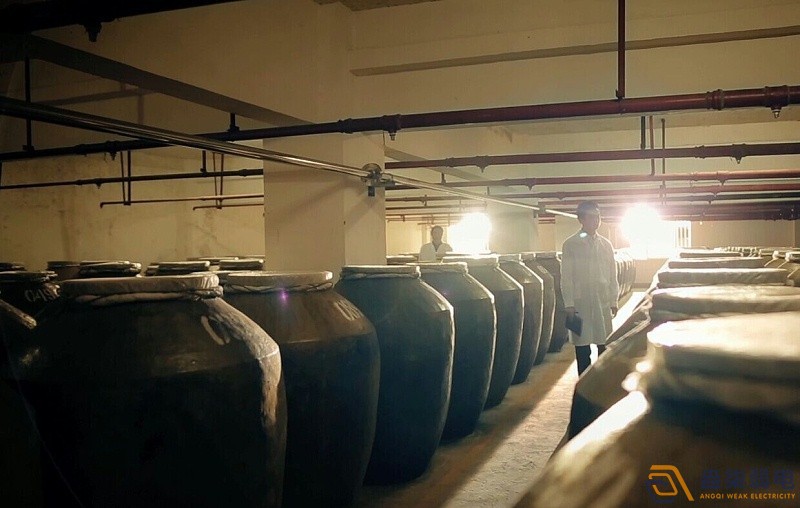 成都盎柒弱電—酒廠窖池測溫儀有什么作用？